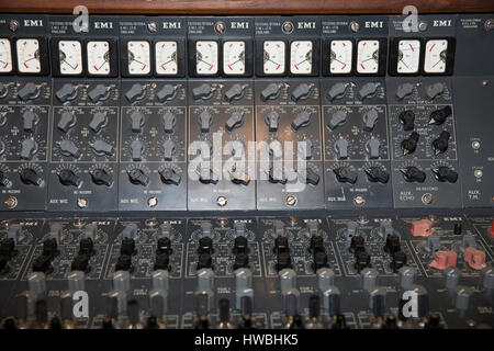 Knightsbridge, UK. 20th Mar, 2017. Renowned Pink Floyd drummer Nick Mason was reunited with an Abbey Road Console at Bonhams Knightsbridge today. The console is still in working order and is to be sold by Bonhams at their TCM Presents. Rock and Roll Through the Lens sale in New York on the 27th March Credit: Keith Larby/Alamy Live News Stock Photo