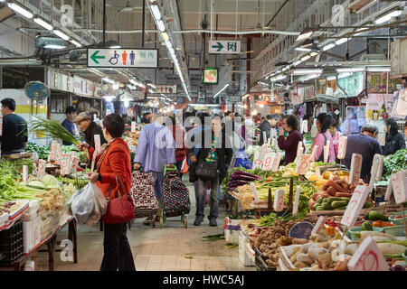 The Busy Java Road Food Market In North Point, Hong Kong. Stock Photo