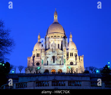 Sacre Coeur at dusk, Montmartre, Paris, France Stock Photo
