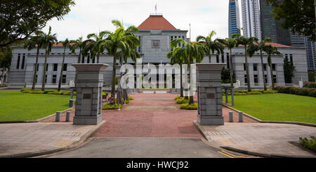 Horizontal panoramic (2 picture stitch) view of Parliament House in Singapore.