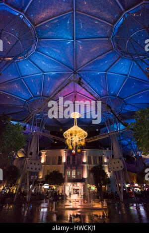 Vertical view of Fountain Square in Singapore at night. Stock Photo