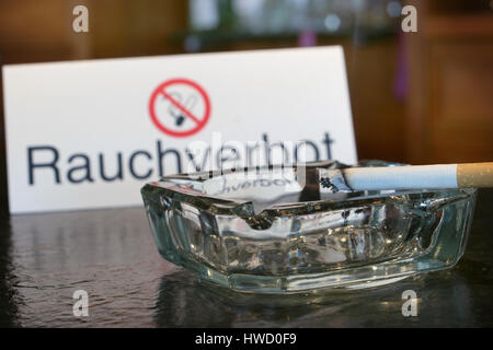 Ashtray and non-smoker's sign, ashtray, ashtray, container, container, things, vessel, vessels, vessel, vessels, Gef??, Gef?? e, object, objects, spri Stock Photo