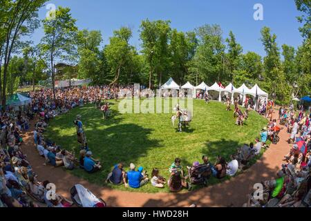 Canada, Quebec province, Quebec City, Wendake reserve Huron First Nation, the annual powwow in June, traditional dances in tradtional costume Stock Photo