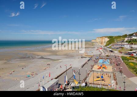 France, Seine Maritime, Veules les Roses, beachfront games and outdoor pool with cliffs in the background Stock Photo