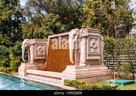 Elephant statues in the gardens of the 5 star luxury Imperial Hotel, New Delhi, capital city of India Stock Photo