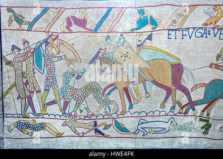 The battle Of hastings Bayeux Tapestry Stock Photo - Alamy