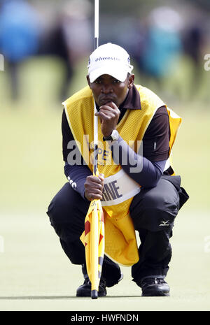 RICHARD STERNE GOLF CADDIE SOUTH AFRICA SOUTH AFRICA LYTHAM & ST.ANNES LANCASHIRE ENGLAND 20 July 2012 Stock Photo