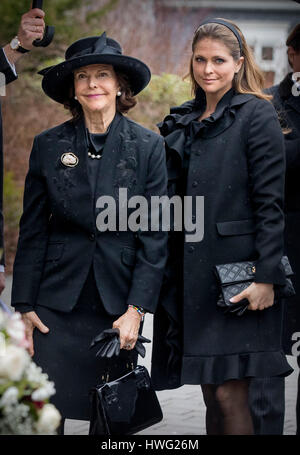 Bad Berleburg, Germany. 21st Mar, 2017. Queen Silvia and Princess Madeleine of Sweden attend the funeral service of Prince Richard zu Sayn-Wittgenstein-Berleburg at the Evangelische Stadtkirche in Bad Berleburg, Germany, 21 March 2017. Photo: Patrick van Katwijk POINT DE VUE OUT - NO WIRE SERVICE - Photo: Patrick van Katwijk/Dutch Photo Press/dpa/Alamy Live News Stock Photo