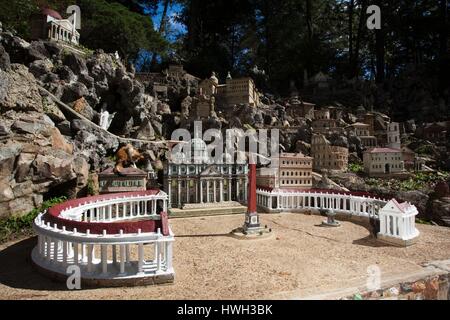 United States, Alabama, Cullman, Ave Maria Grotto, miniature international religious sites, built by Benedictine monk, Joseph Zoettl, St. Peter's Basilica from the Vatican Stock Photo