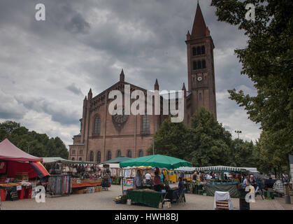 'Weekly market with church Saint Peter and Pauli in Potsdam, Germany; Brandenburg; Potsdam; church; Saint Peter and Paul, architecture, weekly market, Stock Photo