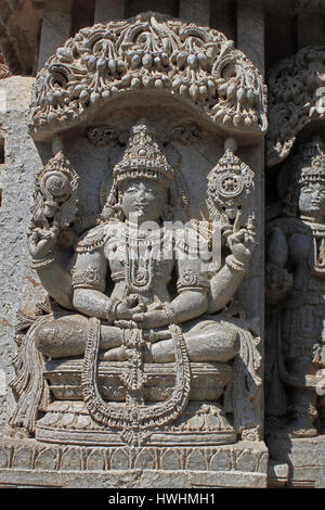Amazon.com: Purpledip Brass Idol Vishnu Lakshmi On Sheshnag: Anantashayi  Anand Shayan Sleeping Posture Collectibe Statue (12643) : Home & Kitchen