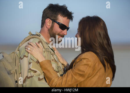 AMERICAN SNIPER 2014 Warner Bros film with Sienna Miller and Bradley Cooper Stock Photo