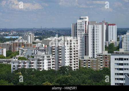 Hochhaeuser, Lipschitzallee, Gropiusstadt, Neukoelln, Berlin, Deutschland Stock Photo