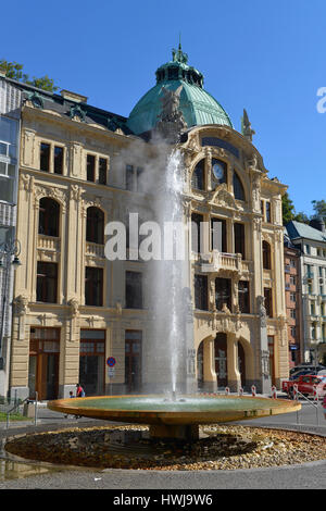 Stadtsparkasse, Theaterplatz, Karlsbad, Tschechien Stock Photo