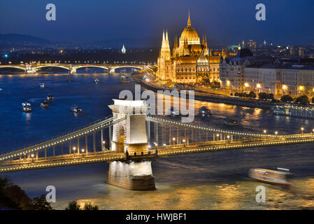 Kettenbruecke, Parlament, Donau, Budapest, Ungarn Stock Photo