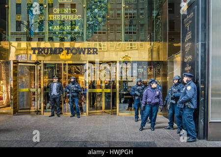 Police officers in front of the Trump Tower, residence of president elect Donald Trump Stock Photo