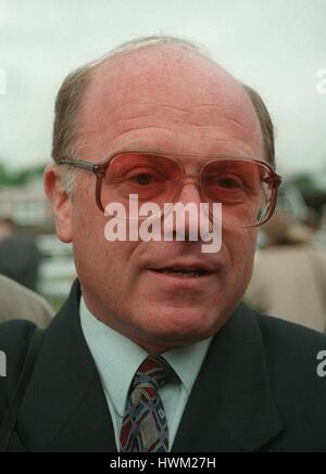 PETER SAVILL RACE HORSE OWNER 11 May 1995 Stock Photo - Alamy