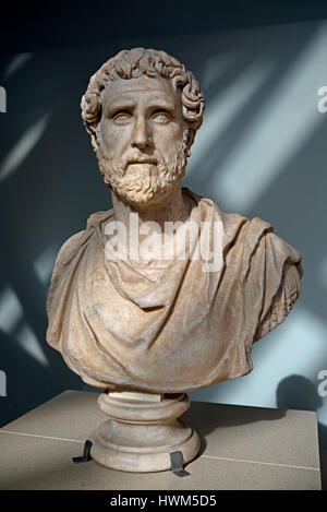 Portrait bust of the Roman emperor Antoninus Pius in the Museum of Scotland, Edinburgh. Stock Photo