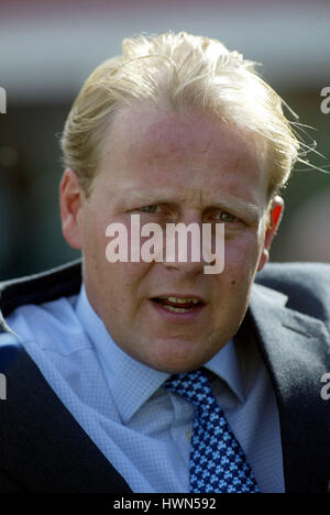 ED DUNLOP RACE HORSE TRAINER DONCASTER DONCASTER RACECOURSE 12 September 2002 Stock Photo