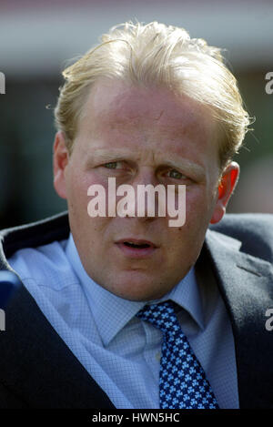 ED DUNLOP RACE HORSE TRAINER DONCASTER DONCASTER RACECOURSE 12 September 2002 Stock Photo