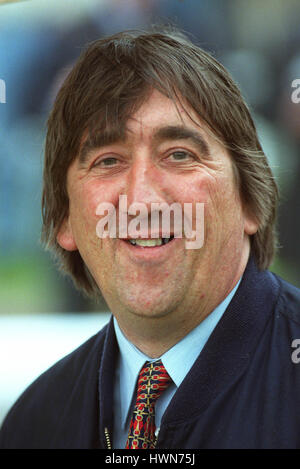 ALAN BERRY RACE HORSE TRAINER YORK RACECOURSE YORK 20 August 2002 Stock ...