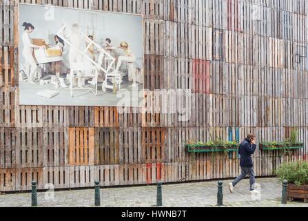 Belgium, Brussels, Rue du Pene, facade covered with 300 used pallets by the decorator Frederic Nicolay Stock Photo