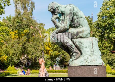 Denmark, Zealand, Copenhagen, Ny Carlsberg Glyptotek, museum founded in 1897 by the son of the founder of the brewery Carlsberg, garden with the Thinker of Auguste Rodin Stock Photo