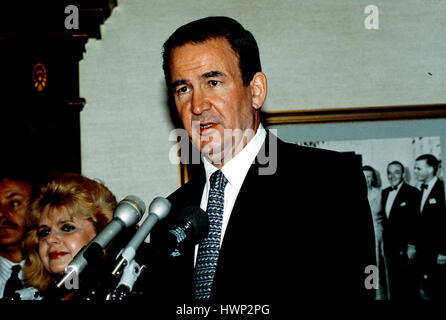 Republican Presidential candidate Pat Buchanan answers reporters questions during a news conference Washington DC., 1992. Photo By Mark Reinstein Stock Photo