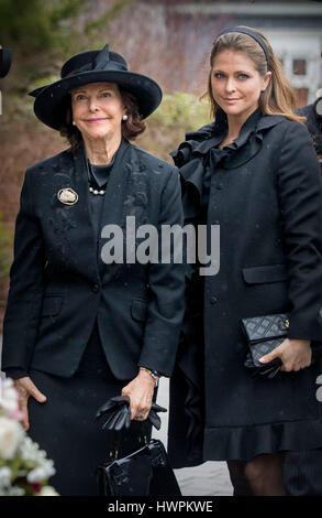 Bad Berleburg, Germany. 21st Mar, 2017. Queen Silvia and Princess Madeleine of Sweden attend the funeral service of Prince Richard zu Sayn-Wittgenstein-Berleburg at the Evangelische Stadtkirche in Bad Berleburg, Germany, 21 March 2017. Photo: Patrick van Katwijk POINT DE VUE OUT - NO WIRE SERVICE - Photo: Patrick Van Katwijk//dpa/Alamy Live News Stock Photo