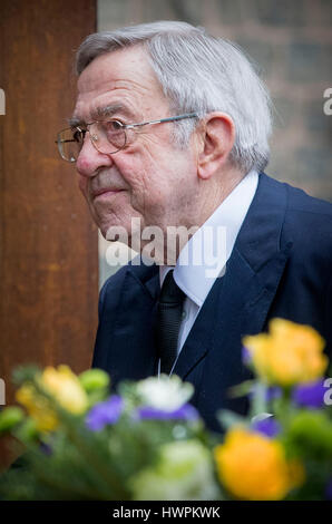 Bad Berleburg, Germany. 21st Mar, 2017. King Constantine of Greece attend the funeral service of Prince Richard zu Sayn-Wittgenstein-Berleburg at the Evangelische Stadtkirche in Bad Berleburg, Germany, 21 March 2017. Photo: Patrick van Katwijk POINT DE VUE OUT - NO WIRE SERVICE - Photo: Patrick Van Katwijk//dpa/Alamy Live News Stock Photo