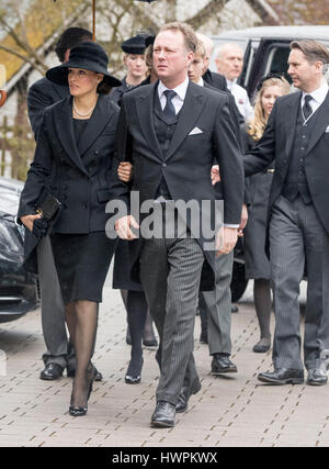 Bad Berleburg, Germany. 21st Mar, 2017. Prince Gustav and Carina Axelsson attend the funeral service of Prince Richard zu Sayn-Wittgenstein-Berleburg at the Evangelische Stadtkirche in Bad Berleburg, Germany, 21 March 2017. Photo: Patrick van Katwijk POINT DE VUE OUT - NO WIRE SERVICE - Photo: Patrick Van Katwijk//dpa/Alamy Live News Stock Photo