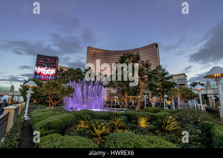 Fountains in front of Wynn Hotel and Casino at sunset - Las Vegas, Nevada, USA Stock Photo