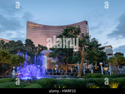 Fountains in front of Wynn Hotel and Casino at sunset - Las Vegas, Nevada, USA Stock Photo