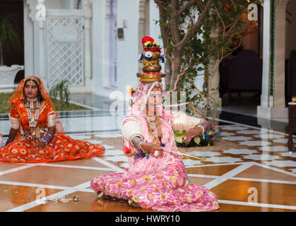 indian dancers in traditional garment mudras indian dancers in traditional garment mudras