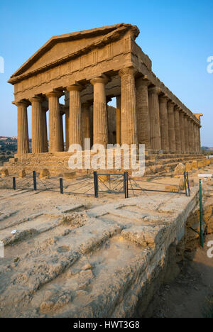 Temple of Concordia, Valley of Temples (Valle dei Templi), Agrigento, Sicily, Italy Stock Photo