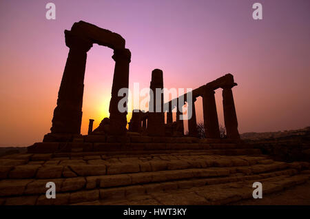 Temple of Juno (Hera Lacinia) at sunset, Valley of Temples (Valle dei Templi), Agrigento, Sicily, Italy Stock Photo