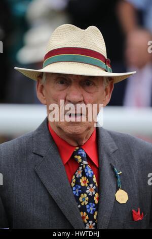 JACK BERRY RACE HORSE TRAINER RACE HORSE TRAINER YORK RACECOURSE YORK ENGLAND 20 August 2015 Stock Photo