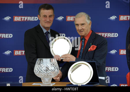 KEVIN RYAN JACK BERRY RACE HORSE TRAINER RACE HORSE TRAINER YORK RACECOURSE YORK ENGLAND 15 May 2014 Stock Photo