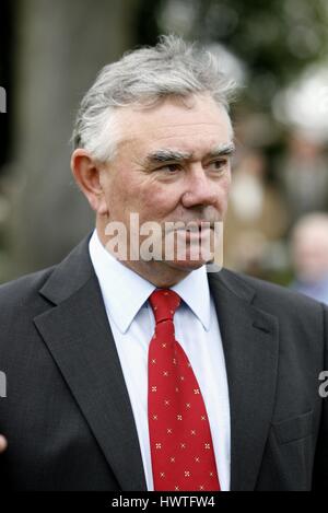 DAVID BARRON RACE HORSE TRAINER THE KNAVESMIRE YORK RACECORSE ENGLAND 17 May 2007 Stock Photo