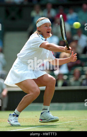 JANA NOVOTNA WIMBLEDON 05 July 1995 Stock Photo - Alamy