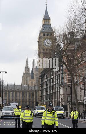 London, UK. 23rd Mar, 2017. Investigation continues the day after Terror attack in the heart of London, Westminster. London UK  Credit: dpa/Alamy Live News