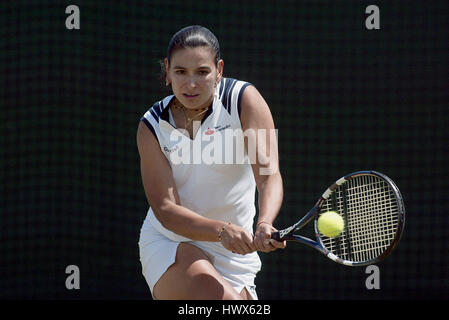 FABIOLA ZULUAGA WIMBLEDON CHAMPIONSHIPS 2004 WIMBLEDON LONDON ENGLAND 24 June 2004 Stock Photo