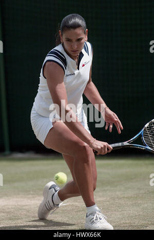 FABIOLA ZULUAGA WIMBLEDON CHAMPIONSHIPS 2004 WIMBLEDON LONDON ENGLAND 24 June 2004 Stock Photo