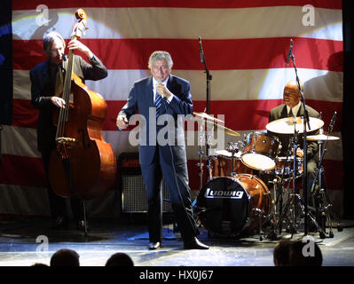 Singer Tony Bennett sings at a fund raiser for John Kerry  in Santa Monica, Calif.  on August 21, 2004. Photo credit: Francis Specker Stock Photo