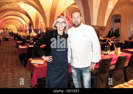 Michelin star chef Tom Wickboldt with food writer Angela Berg Stock Photo