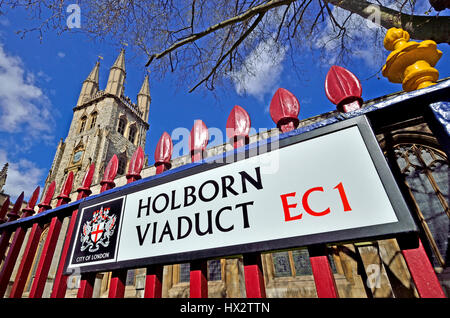 London, England, UK. Church of St. Sepulchre Without Newgate, Holborn Viaduct Stock Photo