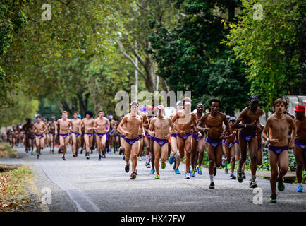 Johannesburg, South Africa. 24th Mar, 2017. Runners participate in the Daredevil Run around Johannesburg Zoo in Johannesburg, South Africa, on March 24, 2017. About 2500 men took part in the 2017 Daredevil Run here on Friday while the charity event also kicked off in other three South African cities: Cape Town, Durban and Nelspruit at the same day. The organizers try to raise public awareness of preventing cancer through the 5km initiatives, and they believe that prevention is easier than cure. Credit: Zhai Jianlan/Xinhua/Alamy Live News Stock Photo