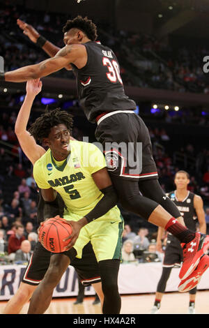 City, Florida, USA. 24th Mar, 2017. OCTAVIO JONES | Times .Baylor Bears forward Johnathan Motley (5) is trapped on the baseline by South Carolina Gamecocks forward Chris Silva (30) during the first half in the East Region Men's NCAA Basketball Tournament at the Madison Square Garden in New York, New York on Friday, March 24, 2017. Credit: Octavio Jones/Tampa Bay Times/ZUMA Wire/Alamy Live News Stock Photo