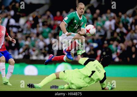 Mexico City, Mexico. 24th Mar, 2017. Mexico's Javier Hernandez (top) vies with Costa Rica's goalkeeper Keylor Navas during the qualifying match for 2018 Russia World Cup against Costa Rica in Mexico City, capital of Mexico, March 24, 2017. Credit: Str/Xinhua/Alamy Live News Stock Photo