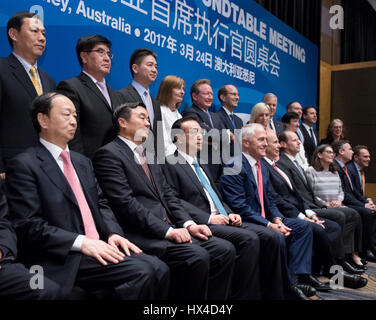 Sydney, Australia. 24th Mar, 2017. Chinese Premier Li Keqiang (3rd L, front) and Australian Prime Minister Malcolm Turnbull (4th L, front) attend the Australia-China CEO roundtable meeting in Sydney, Australia, March 24, 2017. Credit: Li Xueren/Xinhua/Alamy Live News Stock Photo